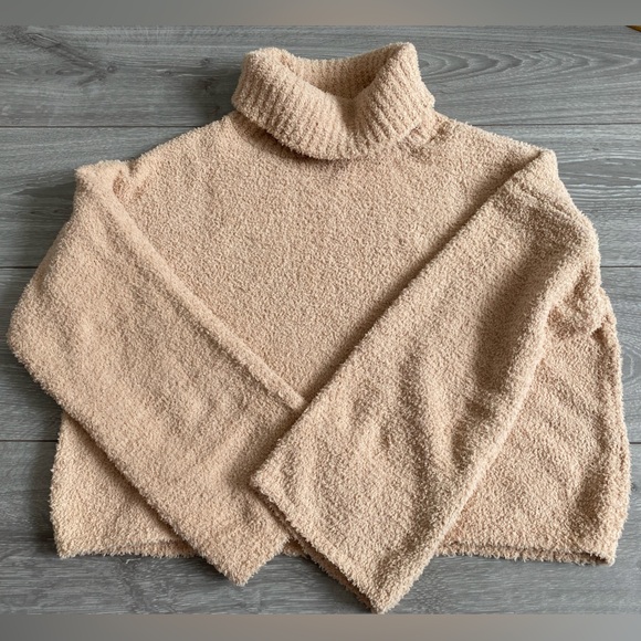 SOFT Tan Ardene Turtle Neck Sweater - Picture 1 of 2